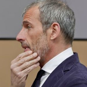 Progetto CMR, agence de conception intégrée de Milan — signataire du bureau Elite et du fauteuil Lead de Las Mobili