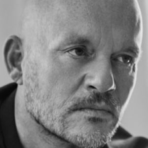 Grès Mutina dessiné par Vincent Van Duysen dans un espace de direction