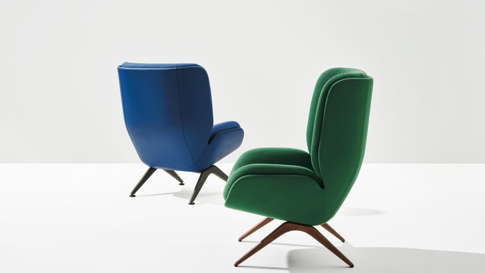 Fauteuils d'attente Lepal par Arper à l'accueil