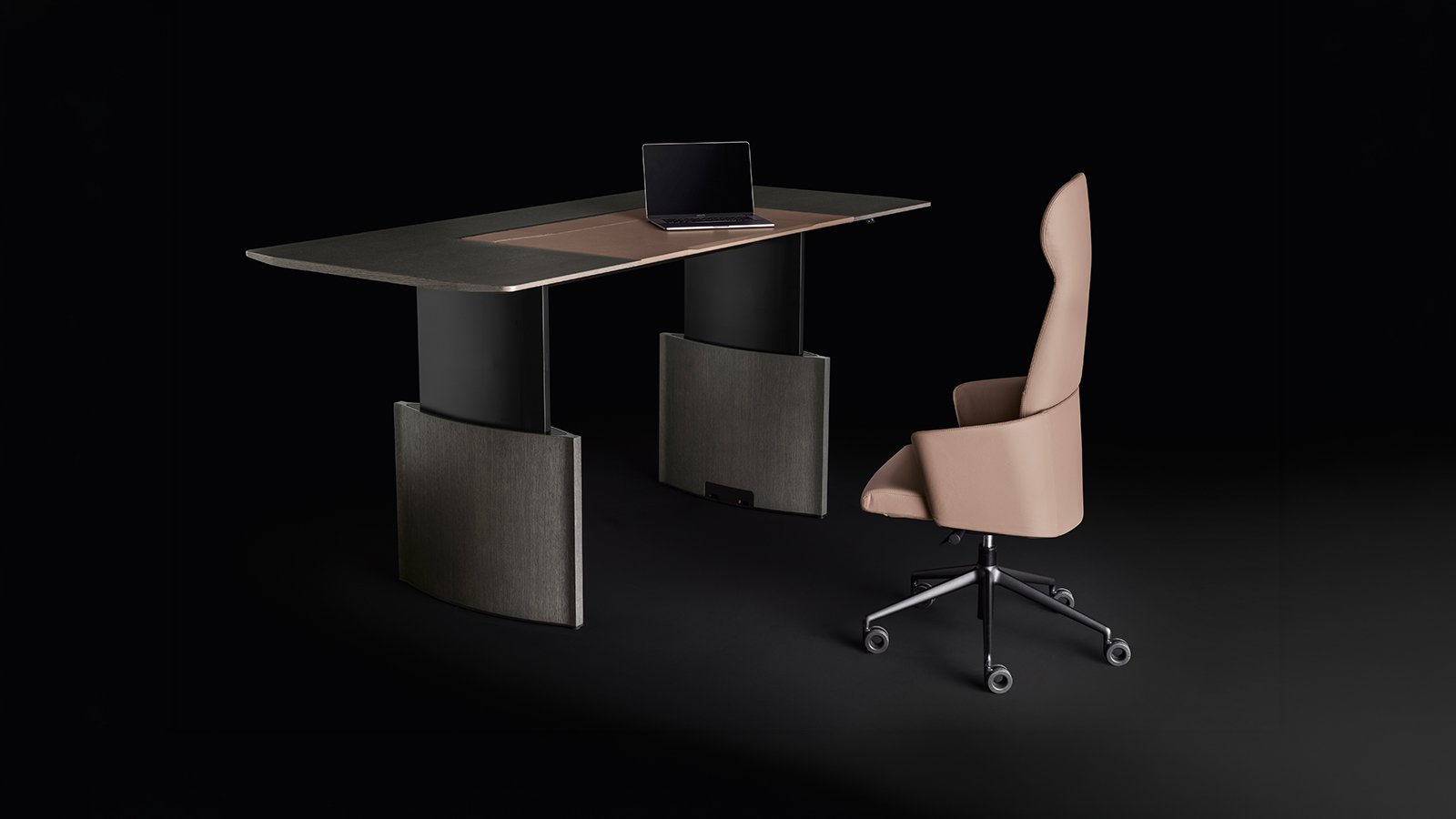 Bureau de direction Eleva de Bralco avec plateau en chêne et insert de cuir cousu