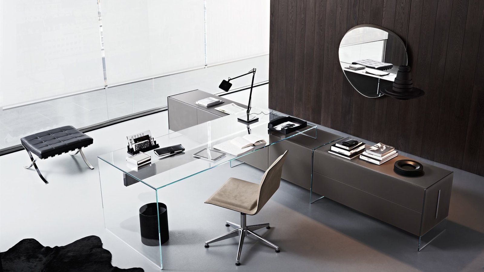 Bureau design Air Desk de Gallotti & Radice en cristal transparent