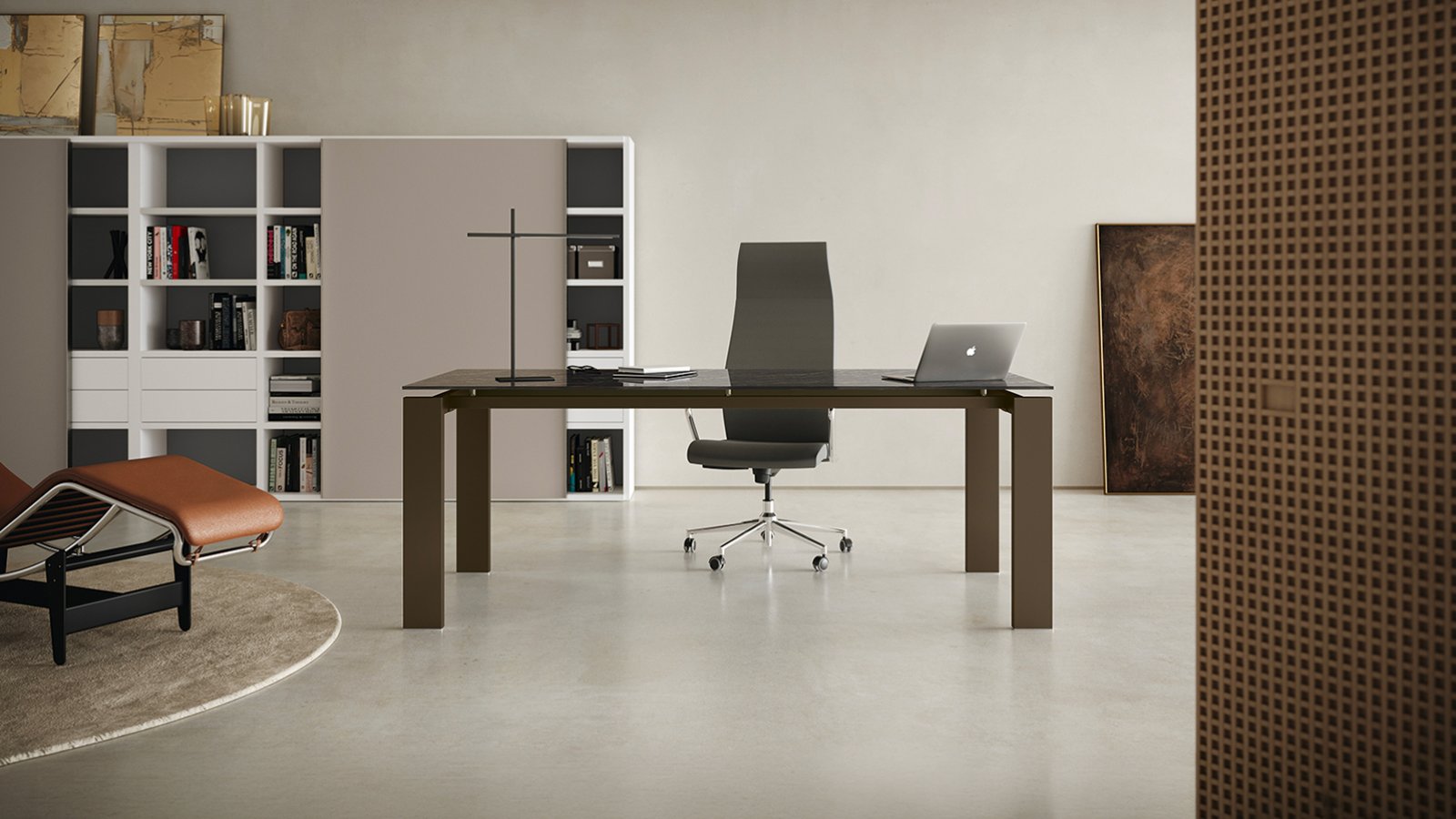 Bureau de direction GO de Colombini Office avec supports en mélaminé