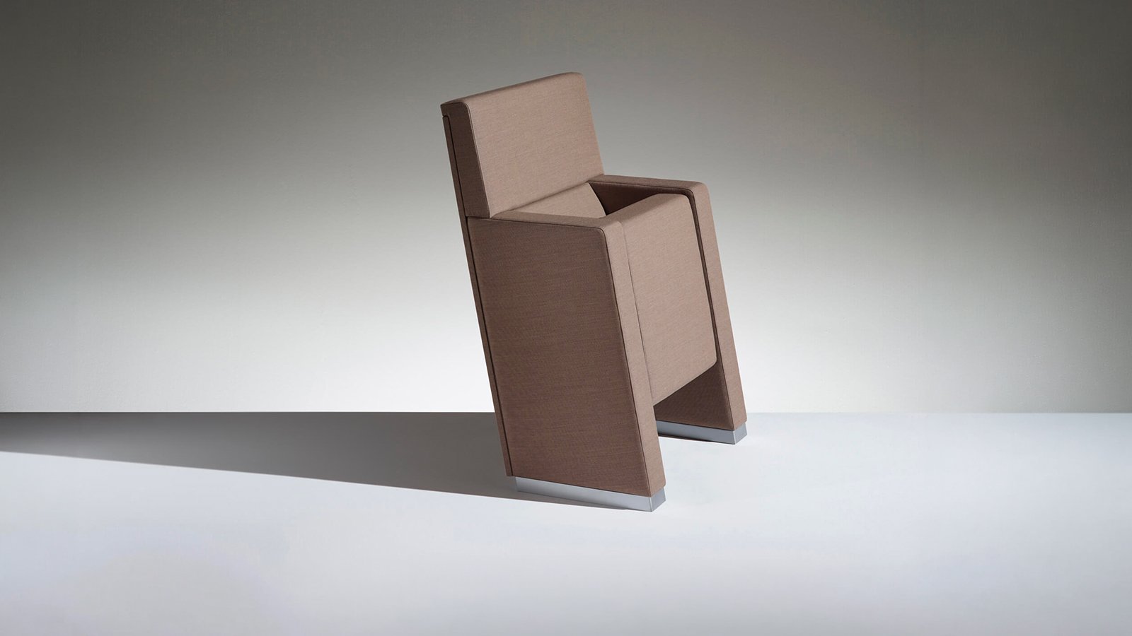 Fauteuils d'auditorium L213 de Lamm en rangée avec flanc élargi