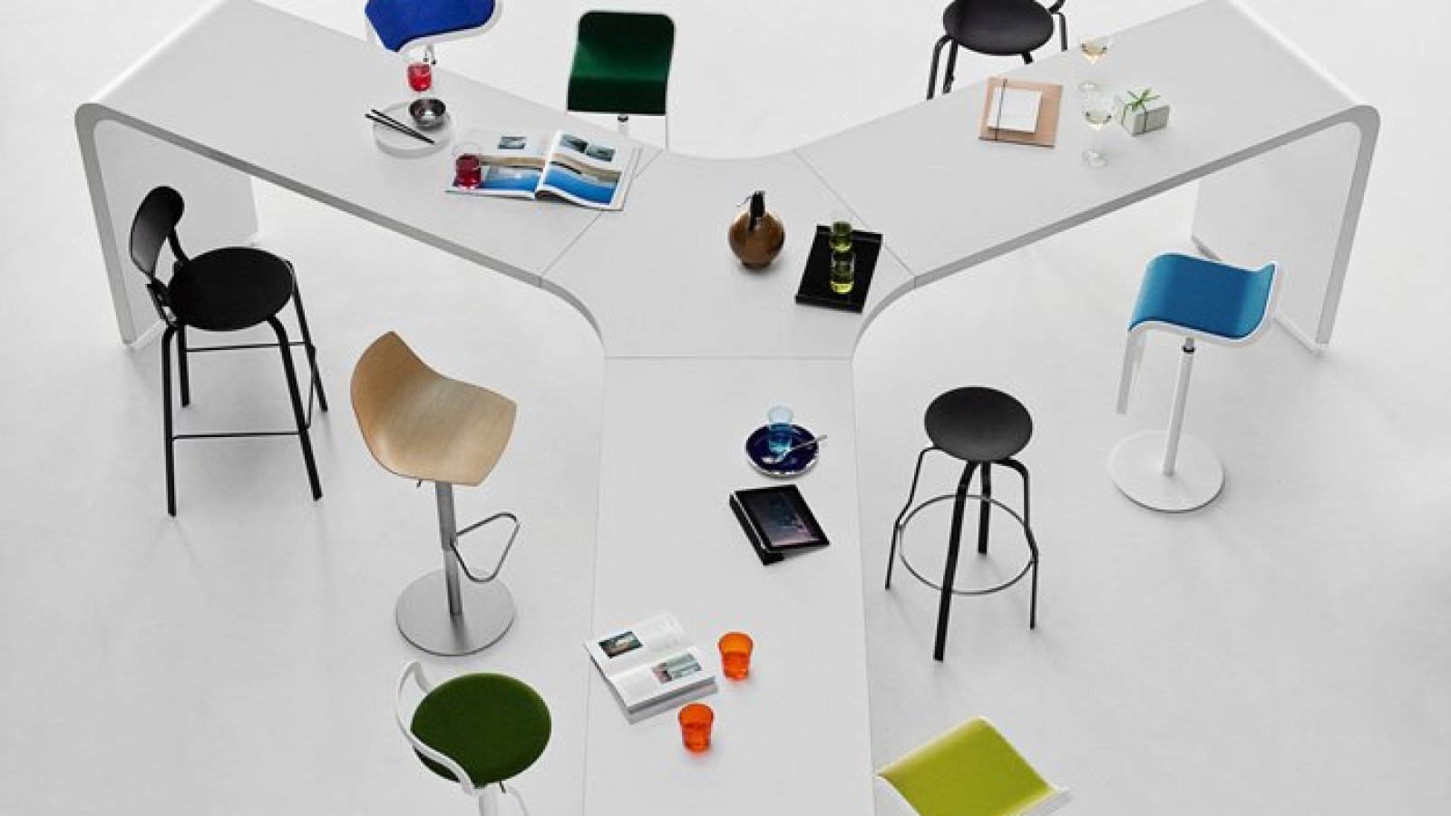 Brunch de Lapalma, table haute modulaire pour espace collaboratif