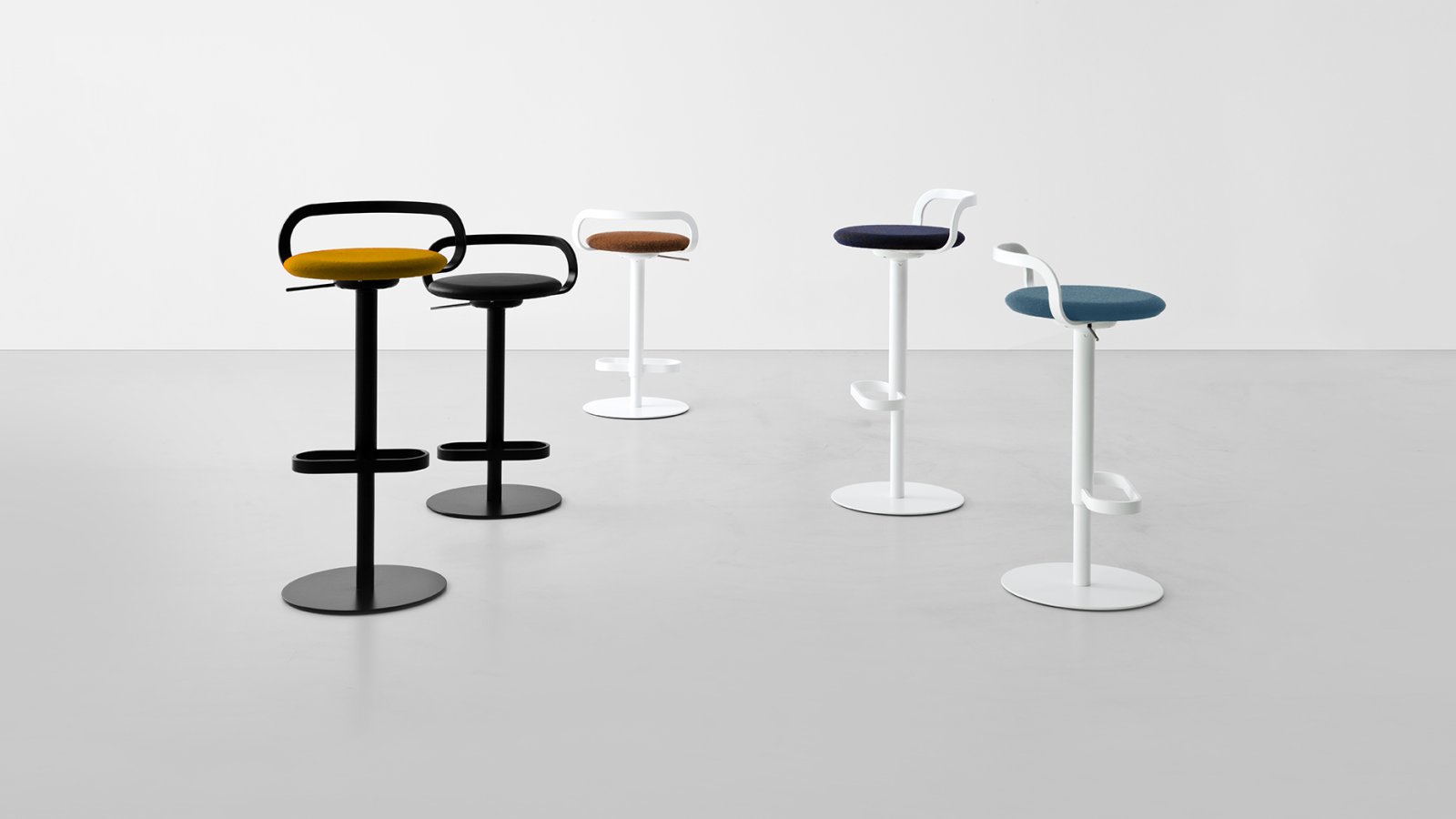 Tabouret de bar MAK de Lapalma en acier laqué époxy