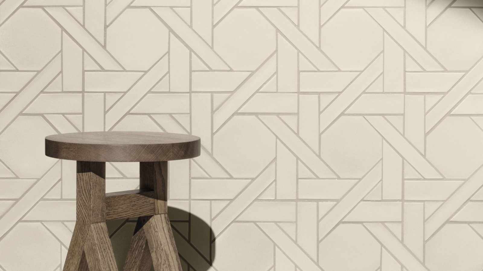 Mosaique Weaving de Mutina au motif entrelace Ba Leng en blanc
