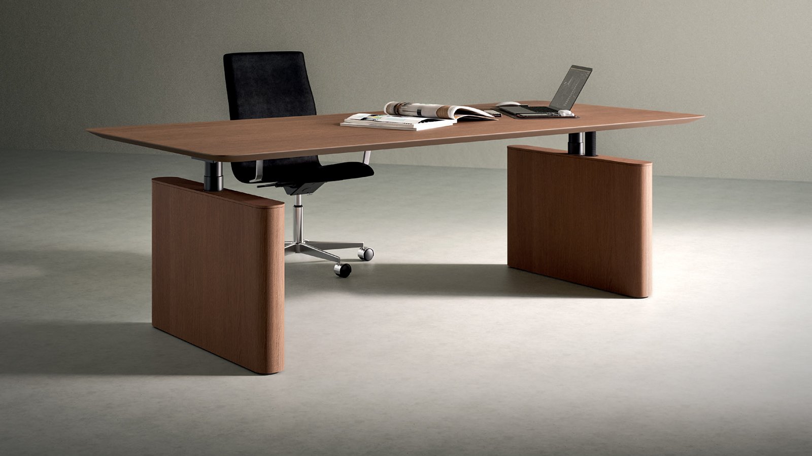 Bureau moderne Otto de Martex aux angles arrondis