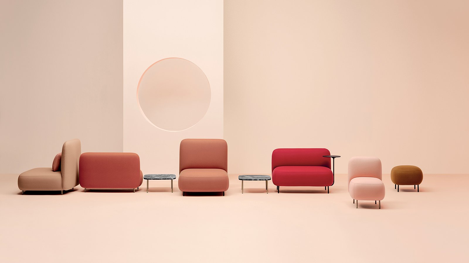 La famille Buddy de Pedrali : poufs, îles, canapés et Buddyhub