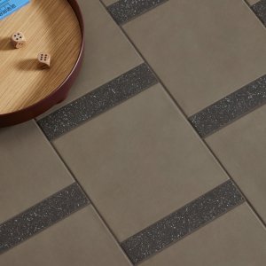 Carreau Time Virginia Blue Smooth de Mutina, grès cérame non émaillé