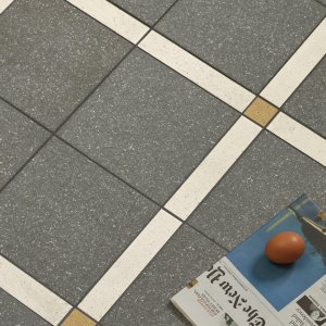 Carreau Time Etna Black Smooth de Mutina, grès cérame non émaillé