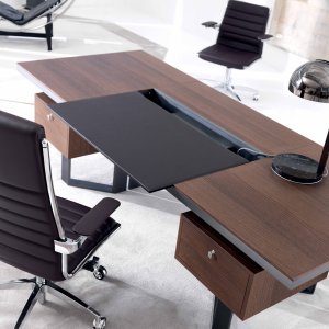 Table elliptique Lloyd de 620 cm sur dix piètements anneau