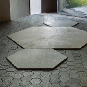 Hall d'accueil au sol Déchirer effet béton