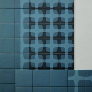 Tisanerie habillée de Betty de Mutina à grille sinueuse