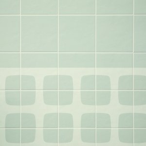 Betty Night Blue bleu profond au mur
