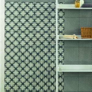 Détail du motif Azulej Prata en grès Mutina