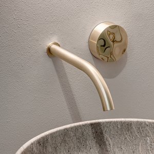 Robinetterie Allure de CEA Design avec manette polie