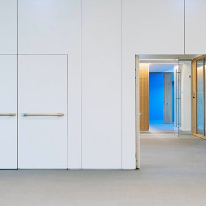 Élément télescopique de la cloison PMI en fin de fermeture