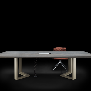 Chemin de cuir serti dans un plateau de table Arche