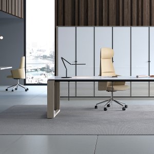 Écran frontal bas de 30 cm sur un bureau Arche