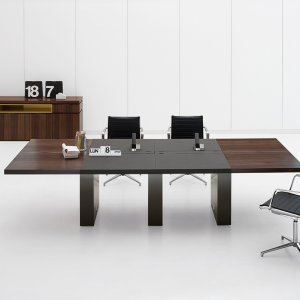 Composition Ar.tu en noyer d'Amérique et laqué brillant