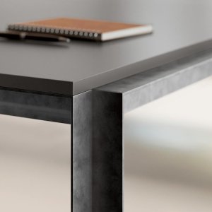 Bureau moderne avec voile de fond et bac à câbles