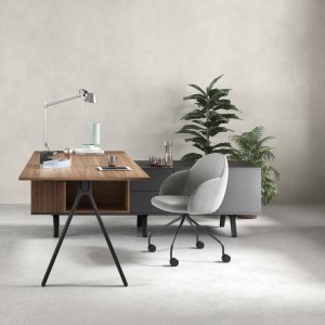 Bureaux design Lay d'Archiutti avec plateaux gris clair et structure rouge