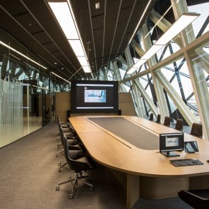 Détail du revêtement en cuir du fauteuil Aston
