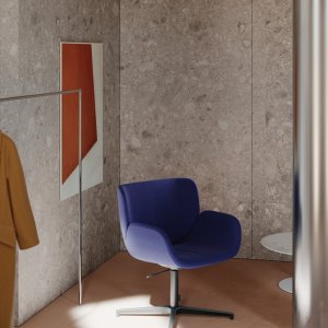 Composition de plusieurs chaises Cari