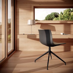 Chaises design Catifa Carta autour d'une table de réunion