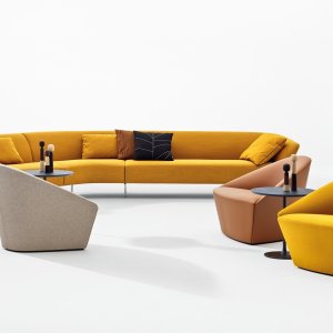Canapé modulaire Loop d'Arper dans un espace d'accueil