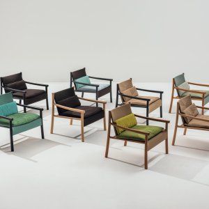 Kata Chair autour d'une table de coworking