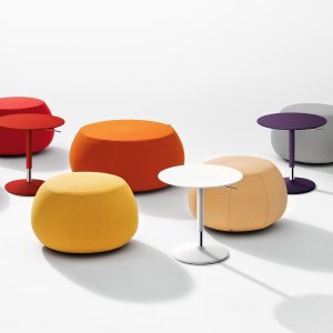 Poufs d'attente Pix par Arper dans l'espace accueil