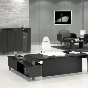 Cabinet de direction avec bureau AlfaOmega, retour équipé et bibliothèque à flancs courbes