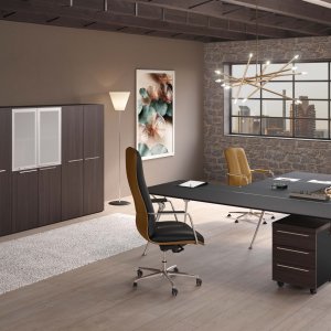 Bureau design Genesis de Codutti avec plateau en chêne teinté wengé