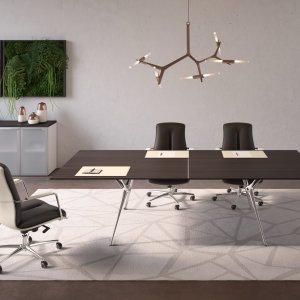 Fauteuil Genesis en cuir crème sur piétement cinq branches en aluminium poli