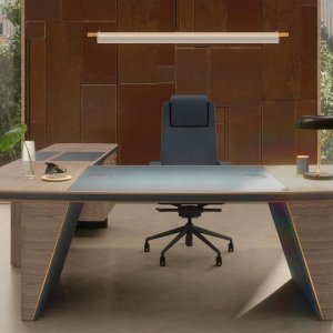 Côté conique à double coque du bureau iSixty, frêne dehors et cuir dedans