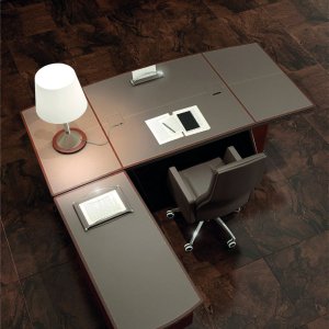 Bureau de direction iSixty de Codutti, univers Avantgarde en frêne corda et cuir tourterelle