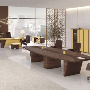 Fauteuil Diamond au creux d'accoudoir près du bureau iSixty