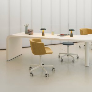 Cut sur roulettes autofreinées au poste de travail