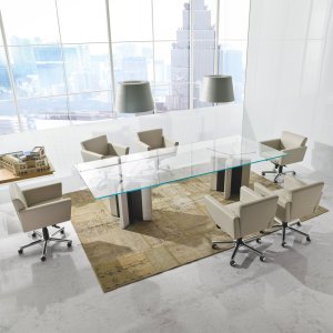 Mur de meubles bas dans le bureau