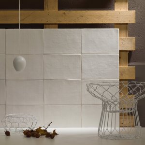 Détail de coupe à la main d'un carreau Bas-Relief