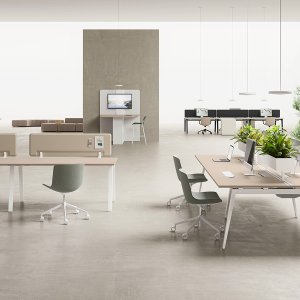 Poutre à section trapézoïdale et embout ABS sur un bureau E-Place