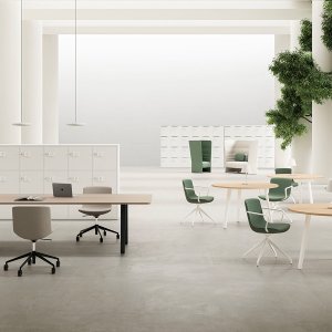 Poste bench E-Place avec rail central en aluminium anodisé