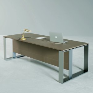Bureau meeting Altagamma avec plateau central en cuir et latéraux en verre transparent