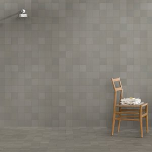 Marche Mews sur un escalier intérieur
