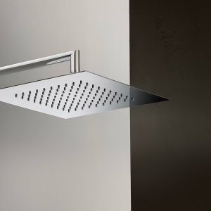 Robinetterie design dans une salle de bain de direction : le monotrou Mint sur le meuble vasque