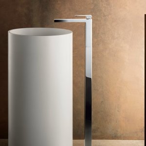 Douche encastrée Mint de Fantini en chrome avec inverseur et set douchette