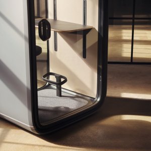Visioconférence sous éclairage dédié dans la Framery One