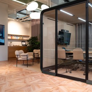 Façade en verre acoustique feuilleté du Framery Six