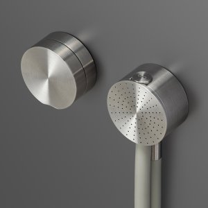 Accessoires Giotto de Cea Design répétant la ligne du cercle